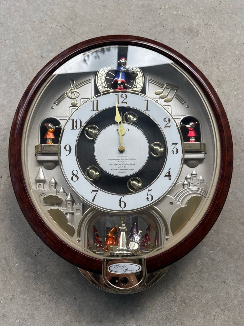 Seiko QXM109ZRH Christmas Musical Wall Clock Melodies in Motion Animated